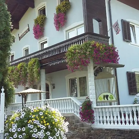 Gästezimmer Legat *